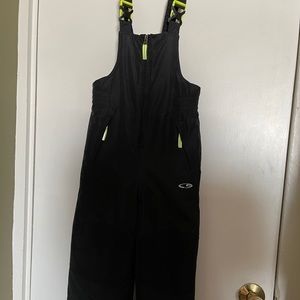 Boys snow pant suit. Size 4/5